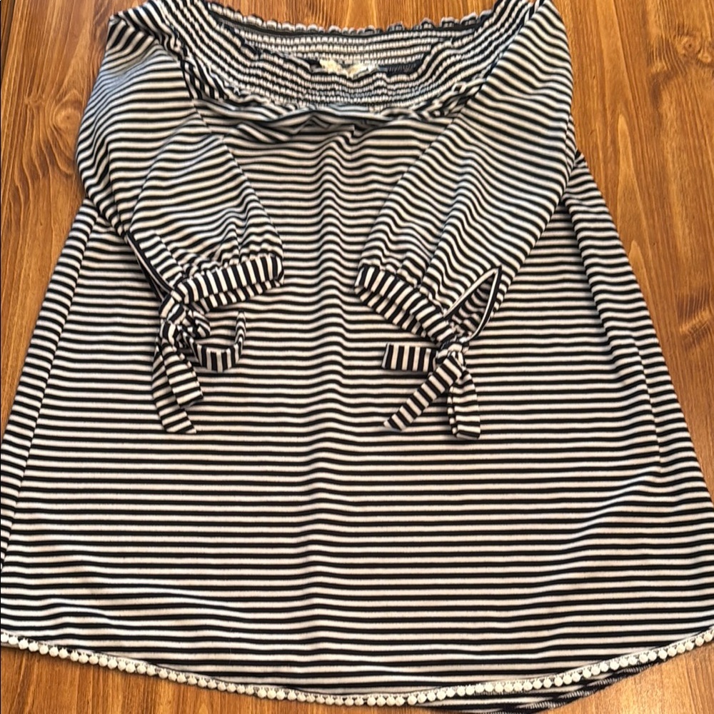 ANDREE BY UNIT Black and White Striped Off-Shoulder Blouse